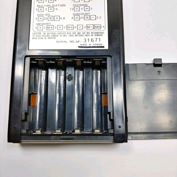 VTG Lloyd's Accumatic Electronic Calculator E 310 Case &‎ Box Rare TESTED WORKS - Picture 4 of 6